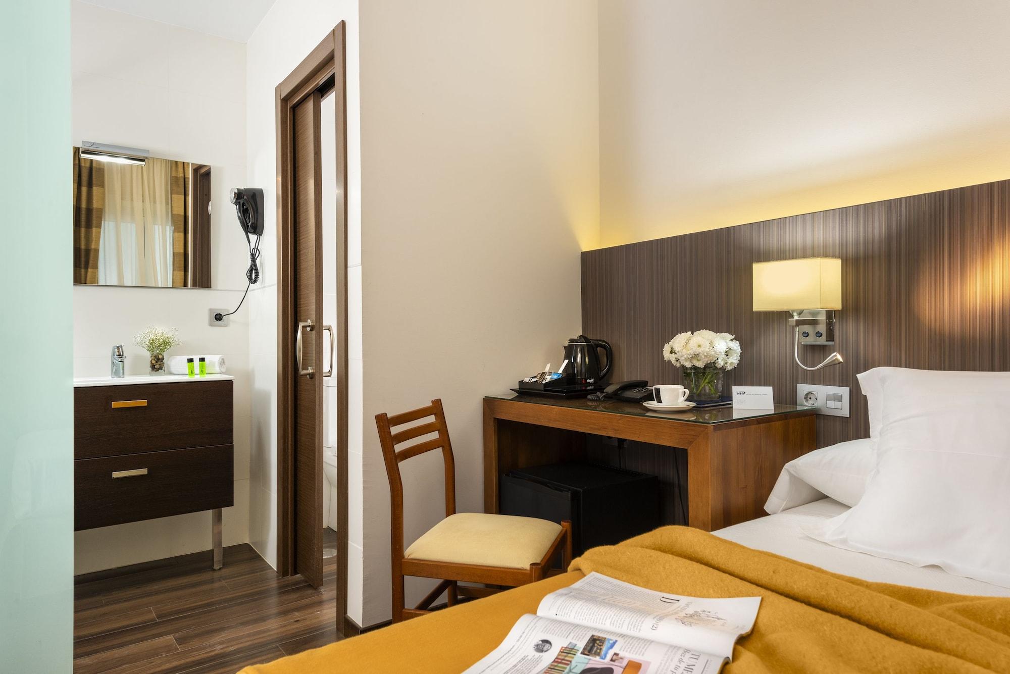 Hotel De Francia Y París