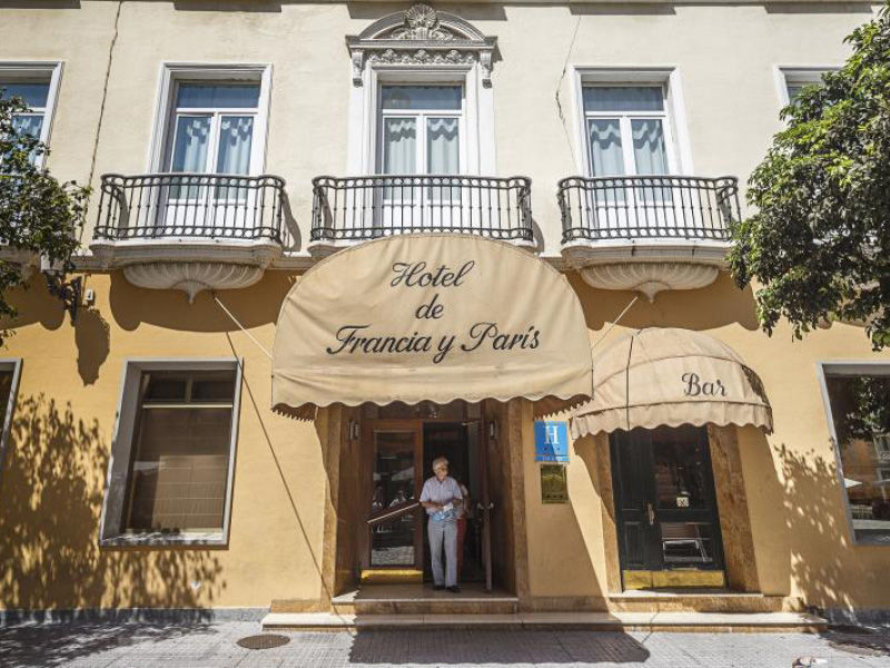 Hotel De Francia Y París 3*