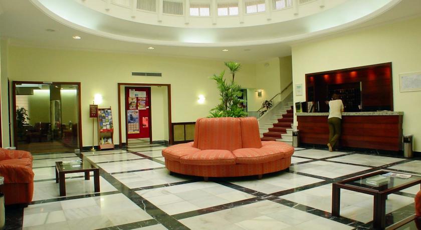 De Francia Y París Hotel 3*