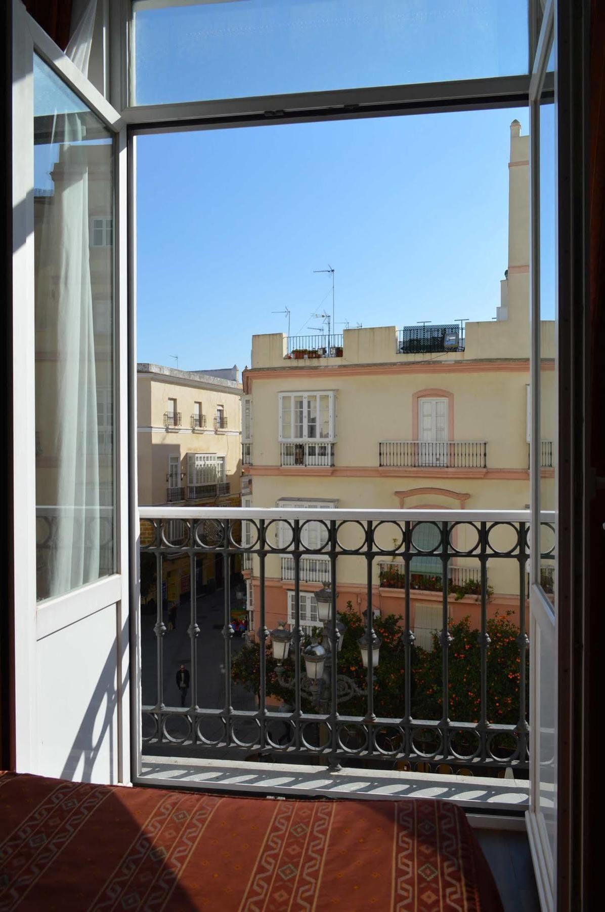 Hotel De Francia Y París 3*