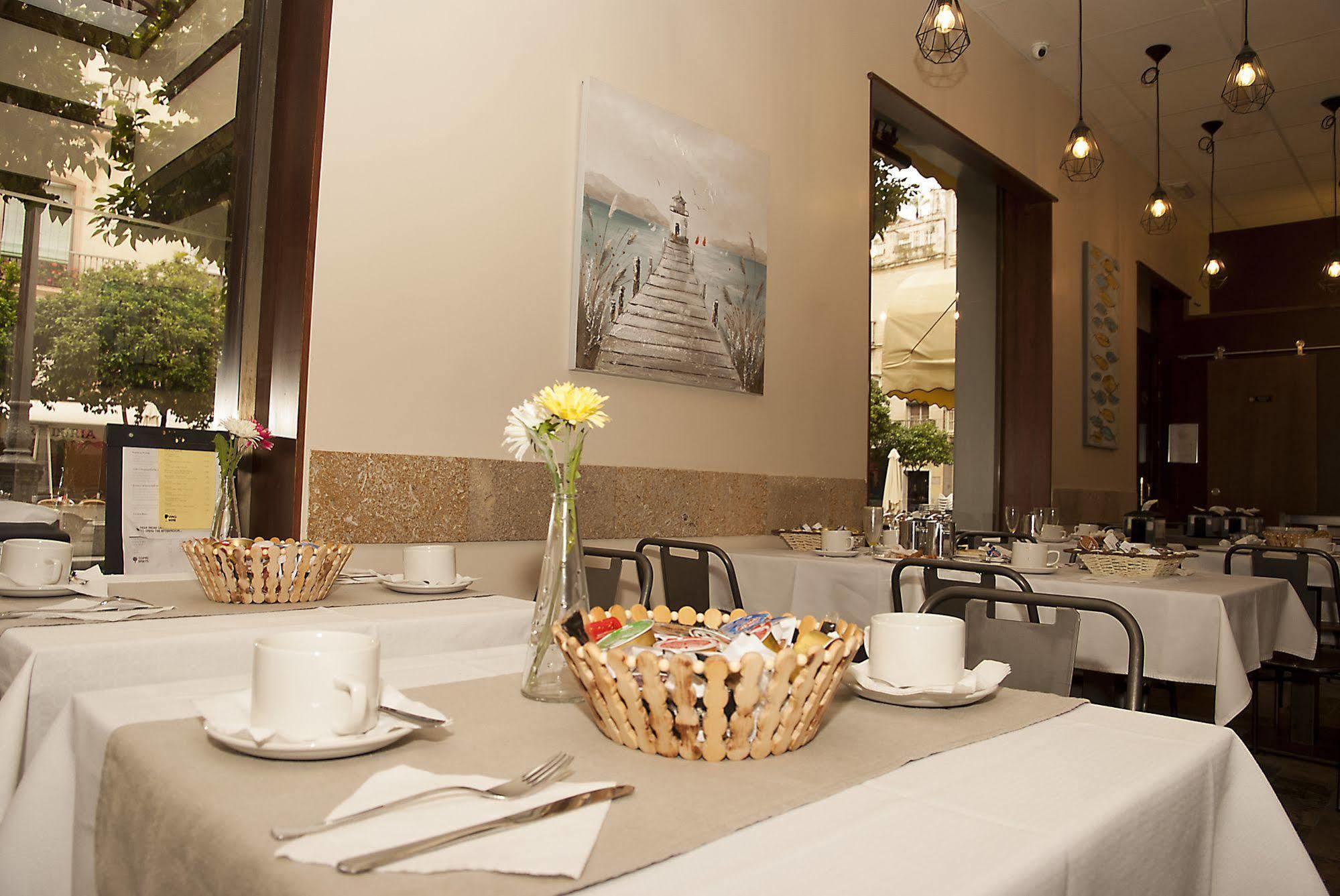 De Francia Y París Hotel 3*