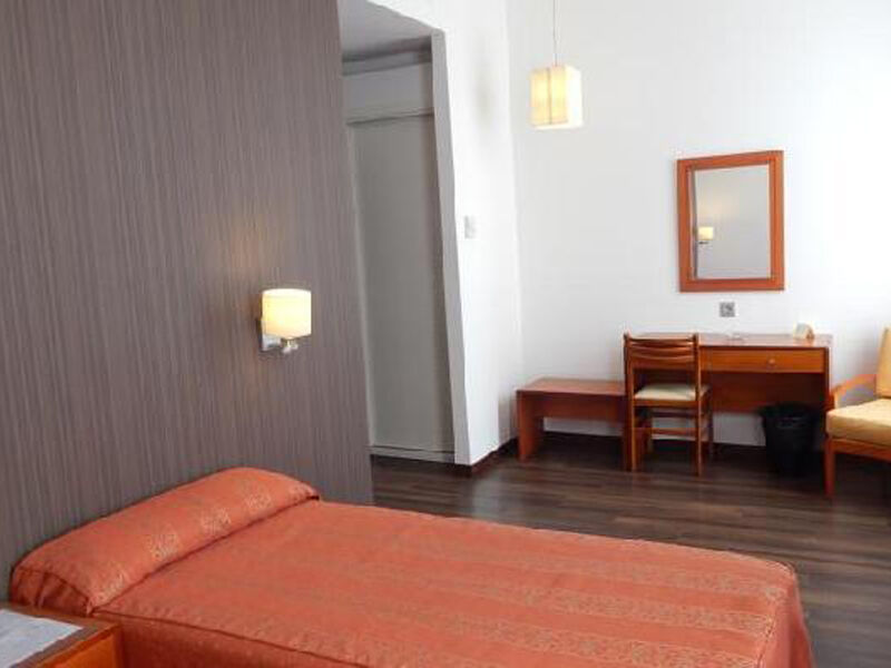 De Francia Y París Hotel Cádiz